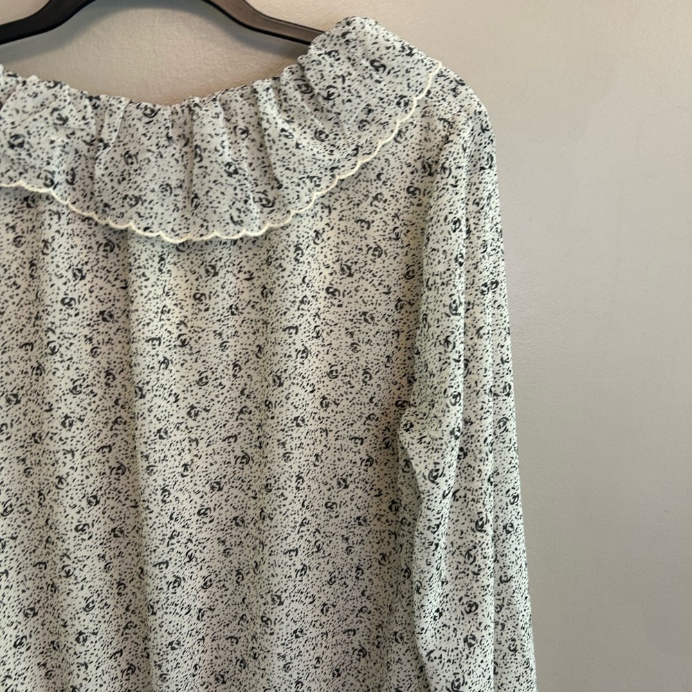 NWT Universal Thread long sleeved blouse with black design size L - Picture 15 of 16
